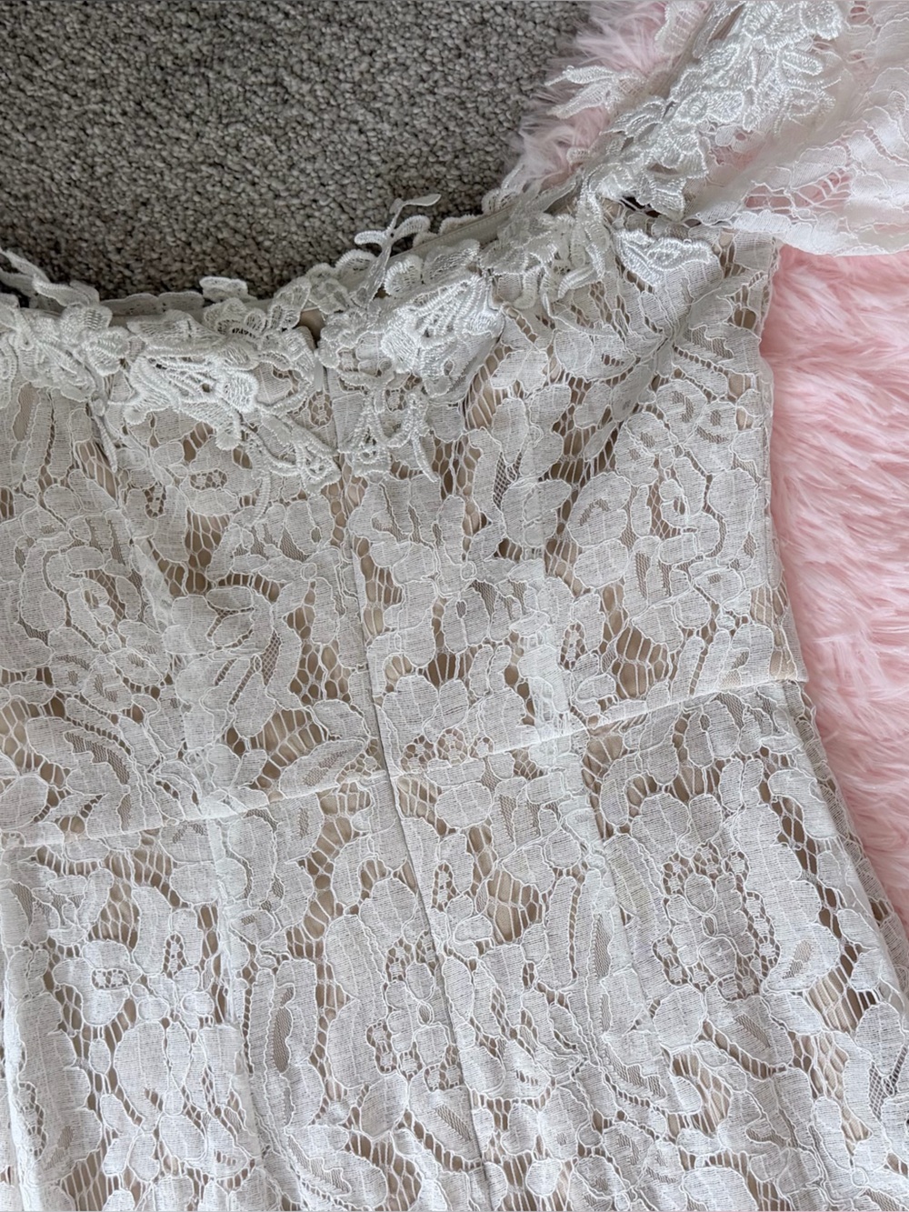Lulu's White Off-the-Shoulder Lace Long Sleeve Wedding Dress Small Hailey Bieber - Picture 5 of 10